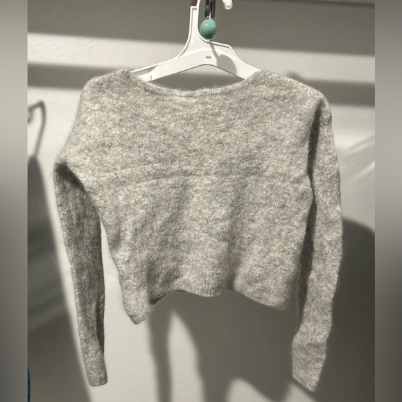 Free People Soft Gray V-Neck Sweater - Picture 4 of 4